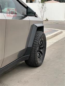 تسلا سايبر تراك